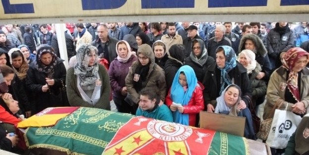 Burhaniye’ De Liseli Yiğit’in Ölümü Üzdü