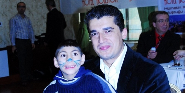 Kitap Okumama, Türkiye’nin En Önemli Sorunlarından Birisi Olarak Görülmelidir!