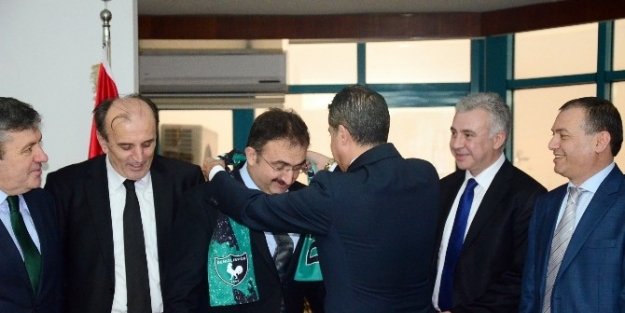 Denizlispor Yönetimi, Vergi Dairesi Başkanı Zafer Evci’yi Ziyaret Etti