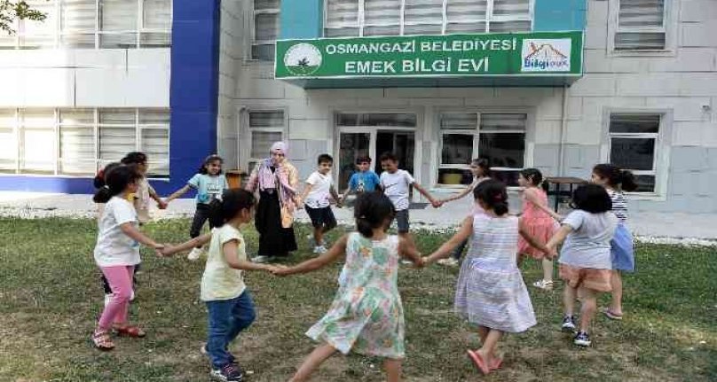 Bursa Bilgi Evleri'nde dolu dolu eğitim