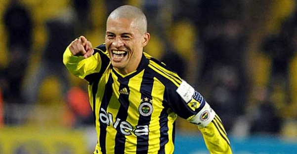 Alex "Fenerbahçe taraftarının önüne yeniden çıkmak istiyorum"