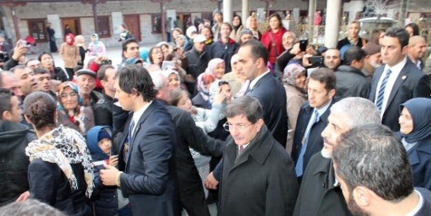 Davutoğlu Ve Meşal Mevlana Müzesini Ziyaret Etti