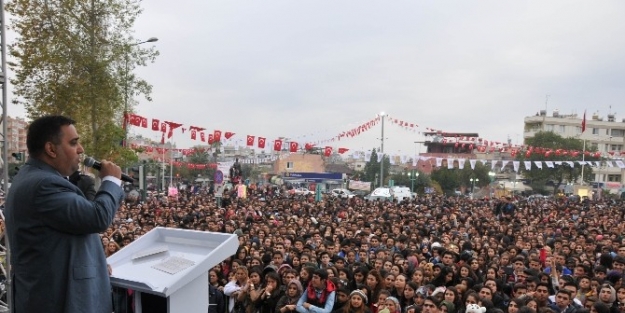 Kurtuluş Konserinde Kadir Somer Ve  Murat Dalkılıç Tarsusluları Coşturdu