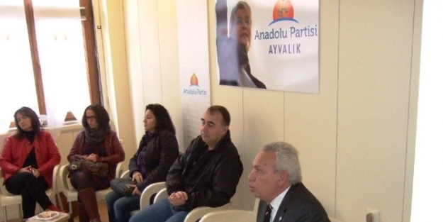 Ayvalıkta Anadolu Partisi İlçe Binası Açıldı