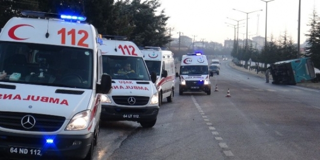 Uşak’ta Buzlanan Yolda Faciadan Dönüldü: 11 Yaralı