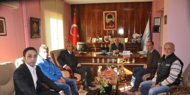 Adanalı Master Atletler 4 Kupa İle Döndü