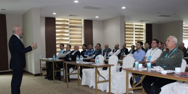 Kayseri Ticaret Odası Kırşehir’de Meclis Üyelerine ‘liderlik’ Semineri Verdi