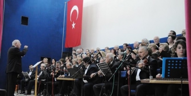 Süleymanpaşa Belediye Konservatuvarı Türk Sanat Müziği Korosundan Unutulmaz Konser