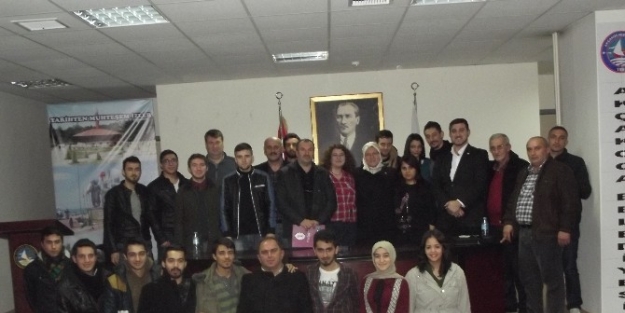 Üniversite Öğrencileri Akçakoca Halkına Turizm Sunumu Gerçekleştirdi