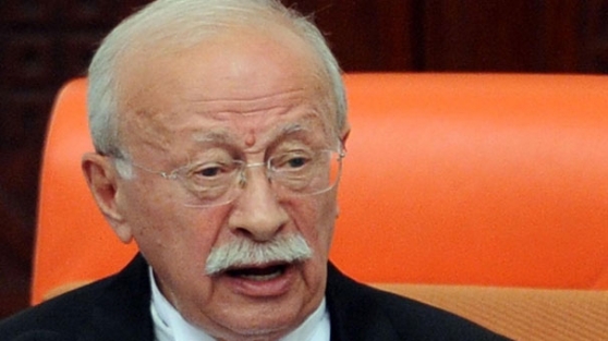 Oktay Ekşi'den Ahmet Kaya ile ilgili sert sözler