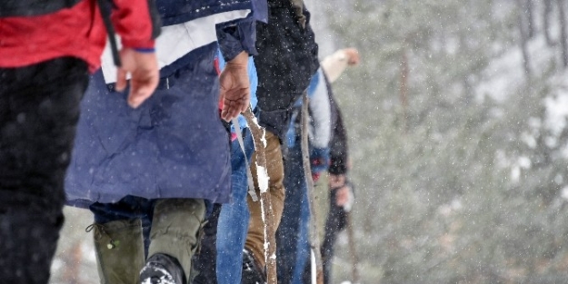 Gümüşhaneli Dağcılardan Yılın Son Yürüyüşü Cebeli Köyüne