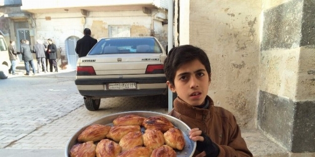 Suriyeli Çocuklar, Ev Ekonomisine Katkıda Bulunuyor