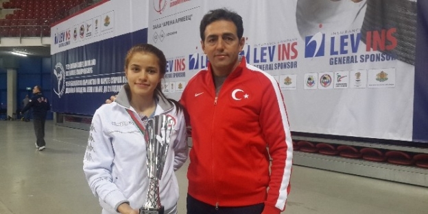 Şampiyon Karateci Avrupa Yolunda