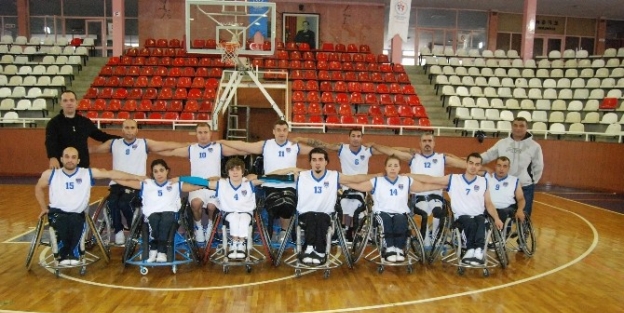 Tekerlekli Sandalye Basketbol Takımı Kendi Evinde Galip