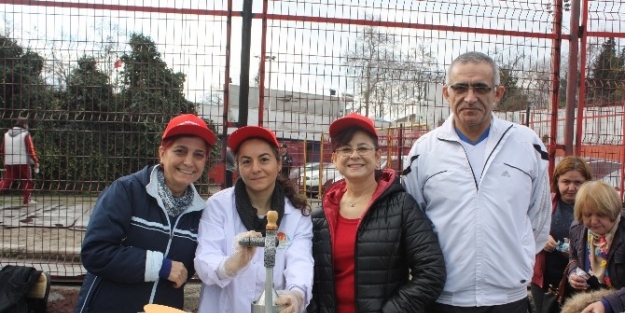 Önce Yürüdüler Sonra Portakal Ve Nar Suyu İçtiler