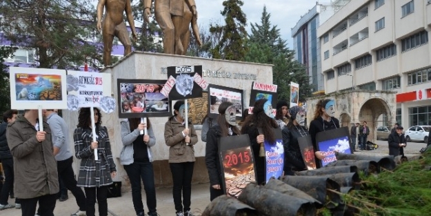 Öğrenciler Küresel Tehlikeye Çan Çaldi, Bin Fidan Dağıttı