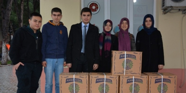 Liseli Öğrenciler Yardıma Koştu