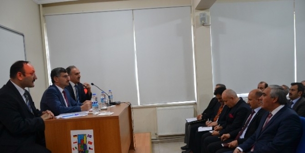 Mesleki Ve Teknik Eğitim Toplantısı Yapıldı