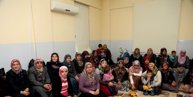 Şehitkamil’den Kursiyerlere Anlamlı Hediye