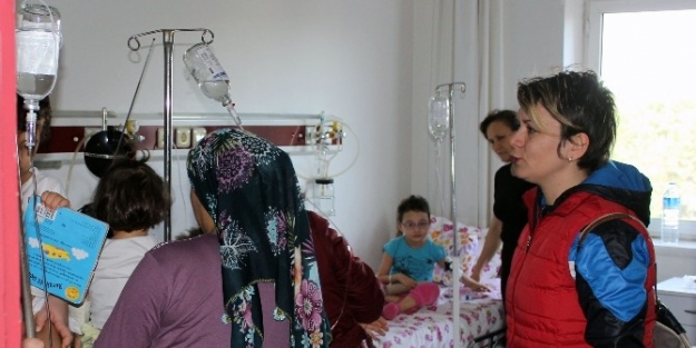 “zeytin Çekirdekleri”nden Moral Konseri