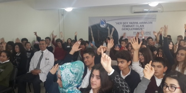 Yunusemre Belediyesi’nden Okullarda Eğitim Semineri