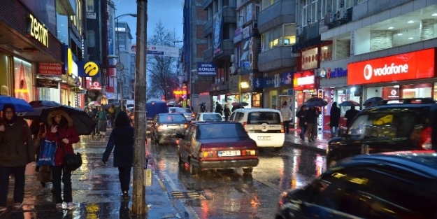 Şiddetli Yağış Etkili Oldu