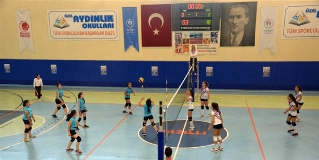 Anadolu Yıldızlar Ligi Voleybol Müsabakaları Sona Erdi