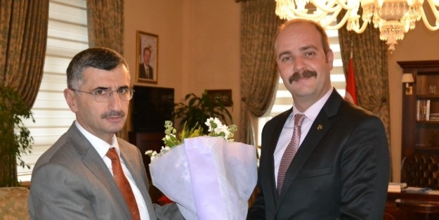 Mhp Şehzadeler İlçe Yönetimi Vali Bektaş’ı Ziyaret Etti