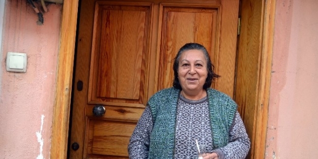 Lodos Ve Yağmur Bina Yıktı