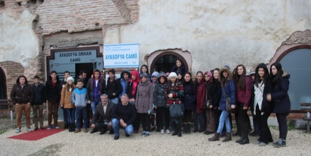 Öğrenciler Bursa’nın Tarihi Yerlerini Gezdi