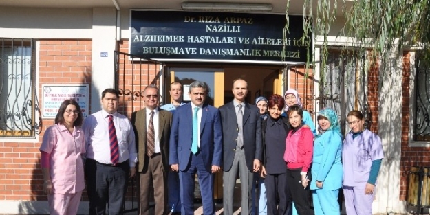 Üniversiteli Gençler Alzheimera Farkındalık Getiriyor