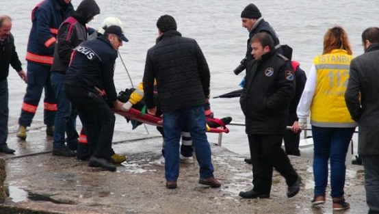 Dalgalar kadını yuttu