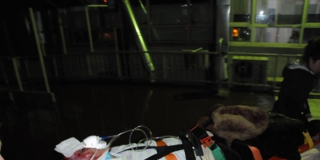 Alkollü Motosiklet Sürücüsü Bariyerlere Çarpti: 1 Yaralı