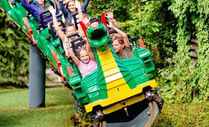 Lunapark'ta iki rollercoaster çarpıştı: 30'dan fazla yaralı