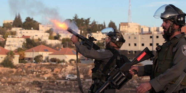 İsrail Filistinli gençlere ateş açtı