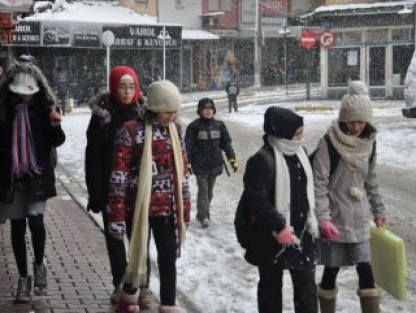 O ilçede okullar tatil edildi