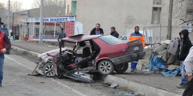 Patnos’ta Trafik Kazası: 2 Yaralı