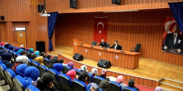 Bilgi Merkezi Öğrencileri Adliye’de