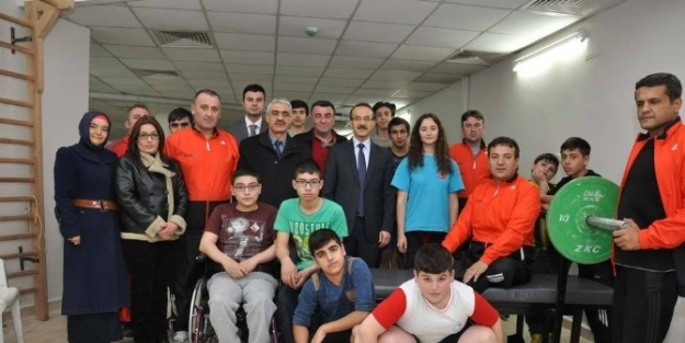 Uşak’ta Gaziler Ve Engelli Gençlerin Azmi Takdir Topluyor