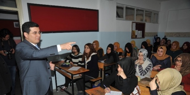 Başkan Tütüncü Anadolu İmam Hatip Lisesi’ni Ziyaret Etti