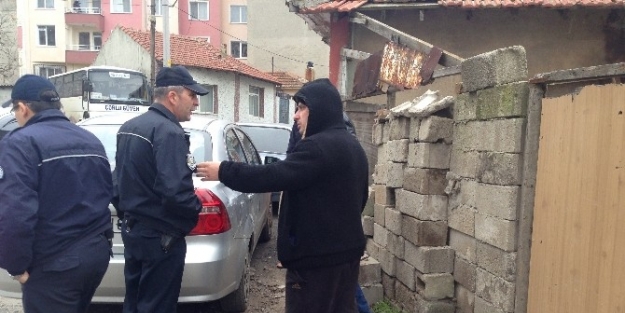 Çorlu’da Fırtına Hayatı Olumsuz Etkiliyor