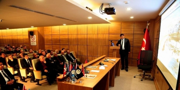 Başkan Fadıloğlu Müteahitlerle Bir Araya Geldi