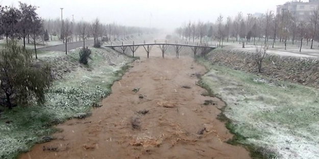 Manisa’da Kar Kalınlığı 10 Santime Ulaştı
