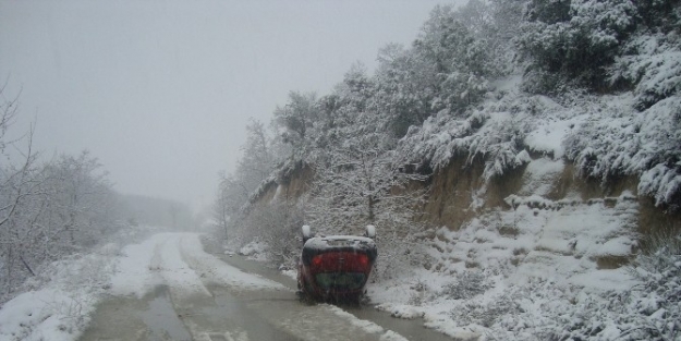 Biga’da Trafik Kazası: 2 Yaralı