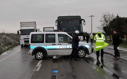 İzmir - İstanbul yolunu trafiğe kapatan kaza