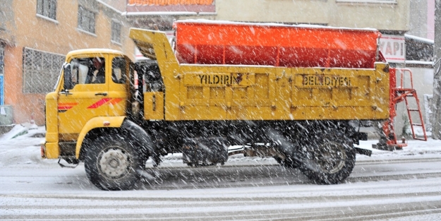 Bursa'da kar nöbeti!