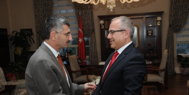 Manisa Valisi Erdoğan Bektaş Konuklarını Ağırladı