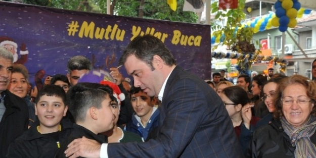 Buca’da Yılbaşı Eğlenceleri Coşkulu Başladı