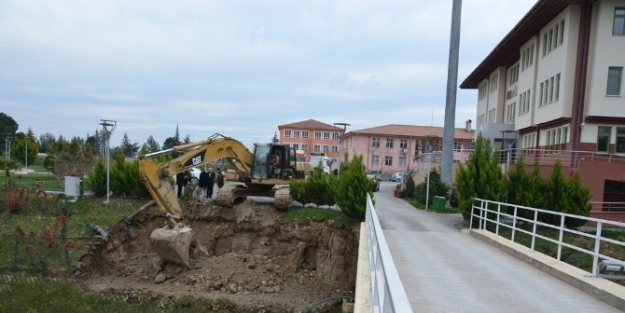Üniversitede Köprü İnşaati Başlıyor