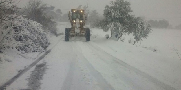 Soma’da Köy Yolları Ulaşıma Kapandı